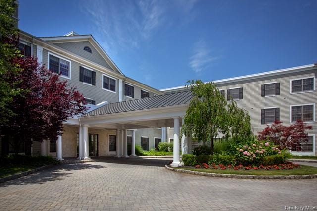 61 Bryant Ave in Roslyn, NY - Building Photo - Building Photo
