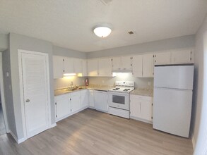 33 Fonda Dr in Lynchburg, VA - Foto de edificio - Building Photo