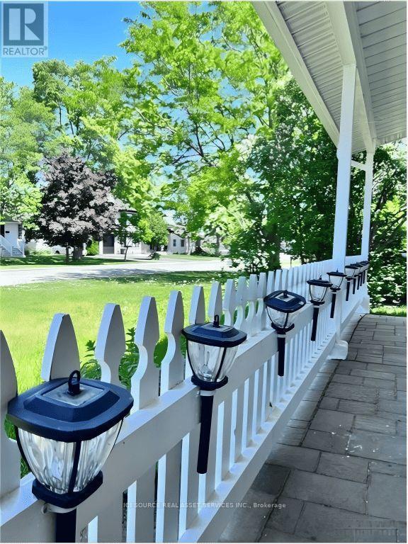 8 Vanson Ave in Ottawa, ON - Building Photo - Building Photo