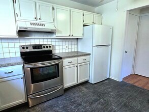 563 Heritage Vlg in Southbury, CT - Building Photo - Building Photo