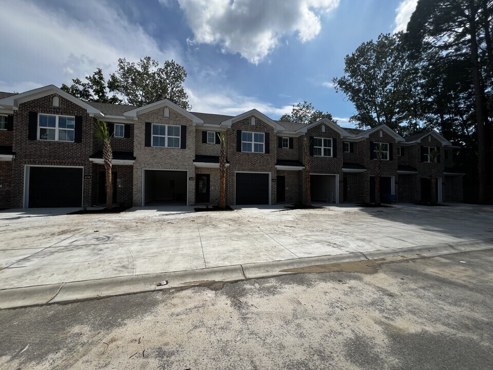 424 Wren Crest Ln in Florence, SC - Building Photo