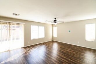 2285 E Yavapai Ln in Apache Junction, AZ - Building Photo - Building Photo