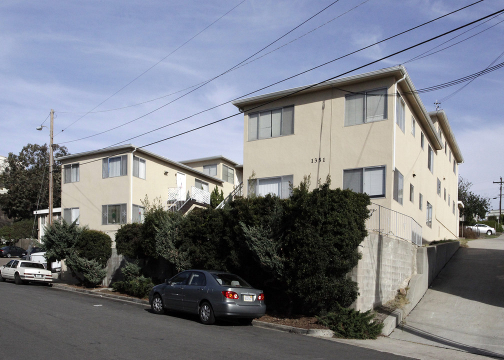 Silver Terrace in San Diego, CA - Building Photo