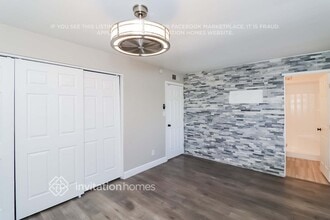 8931 N 56th Dr in Glendale, AZ - Foto de edificio - Building Photo