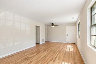 1380 Church St in Decatur, GA - Foto de edificio - Building Photo