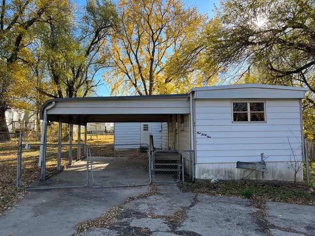 141 E Anchor St in Junction City, KS - Building Photo - Building Photo