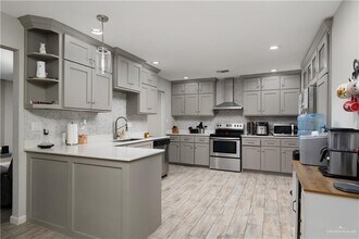 9 Poinciana St in Harlingen, TX - Building Photo - Building Photo