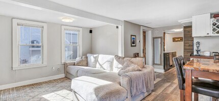 15 Bristol St in Branford, CT - Building Photo - Building Photo