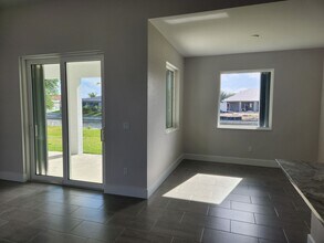3607 SW 8th Ct in Cape Coral, FL - Building Photo - Building Photo