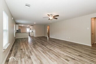 18413 Allen Welch Dr in Elgin, TX - Building Photo - Building Photo