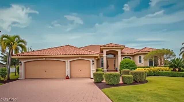 1098 Port Orange Way in Naples, FL - Building Photo