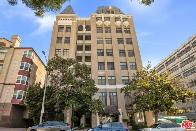 634 S Gramercy Pl-Unit -304 in Los Angeles, CA - Foto de edificio - Building Photo