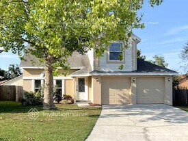 1037 Whittier Cir in Oviedo, FL - Building Photo