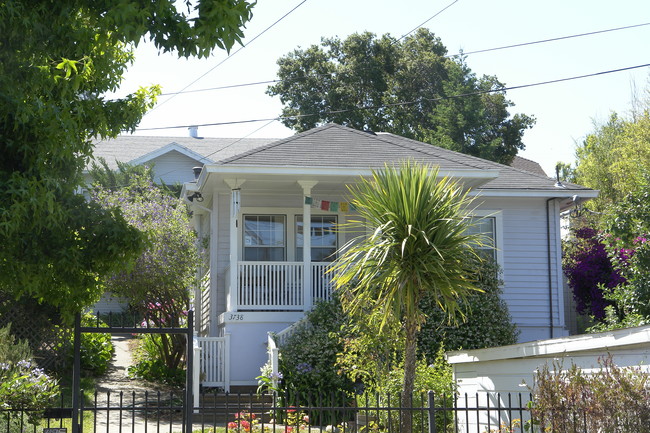 3738-3740 Laguna Ave