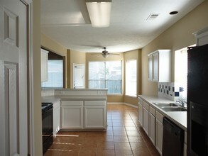 17927 Scenic Oaks Dr in Richmond, TX - Building Photo - Building Photo