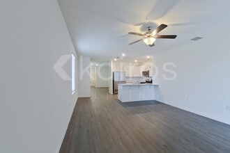31973 Katelin Cir in Leesburg, FL - Building Photo - Building Photo