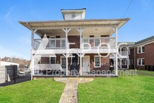 1007 S Main St in Mount Airy, NC - Building Photo