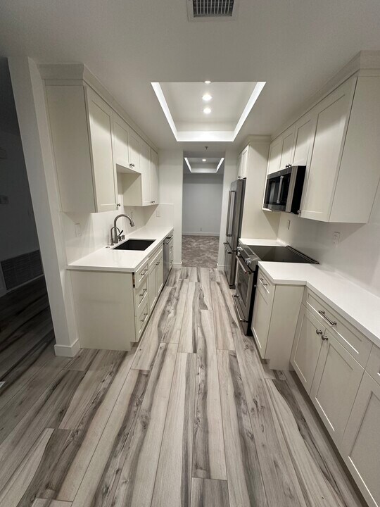 2131 Century Park Ln, Unit #218 in Los Angeles, CA - Building Photo