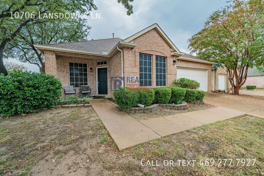 10706 Lansdowne Ln in Rowlett, TX - Building Photo