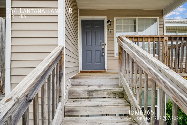 244 Lantana Ln in Hampton, VA - Building Photo - Building Photo