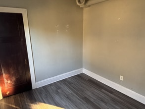 417 N 39th St, Unit Apt 6 in Milwaukee, WI - Building Photo - Building Photo