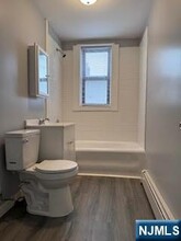 120 W Roselle Ave-Unit -8 in Roselle, NJ - Building Photo - Building Photo