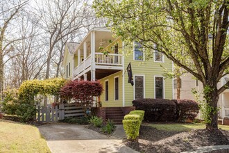 992 Fern Ave SE in Atlanta, GA - Building Photo - Building Photo
