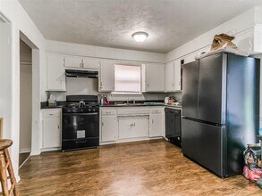 333 NW 80th St in Oklahoma City, OK - Building Photo - Building Photo