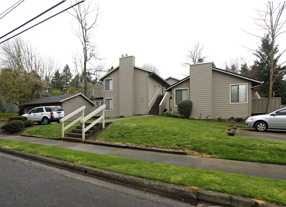 6955 Childs Rd in Lake Oswego, OR - Building Photo