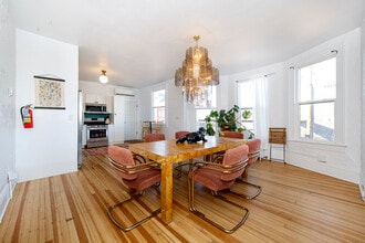 2220 E Colfax Ave, Unit Apartment in Denver, CO - Foto de edificio - Building Photo