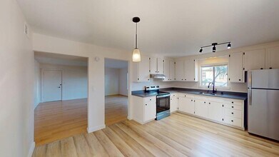 1529 St Charles St, Unit A in Alameda, CA - Building Photo - Building Photo