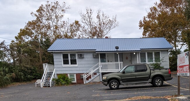 2004 Cassandra Ln in Myrtle Beach, SC - Building Photo - Primary Photo