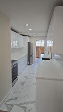 2421 N 40th Ave in Hollywood, FL - Building Photo - Building Photo