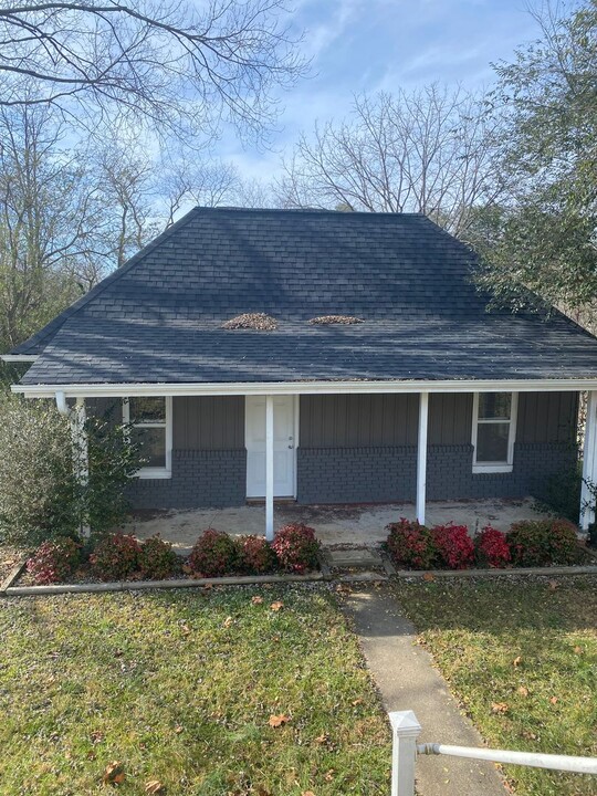 40 Church Rd in Woodfin, NC - Building Photo