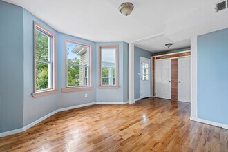 14-16 Treacy Avenue, 2 in Newark, NJ - Building Photo - Building Photo