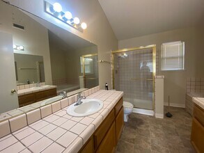 7601 Wynndel Way in Elk Grove, CA - Building Photo - Building Photo
