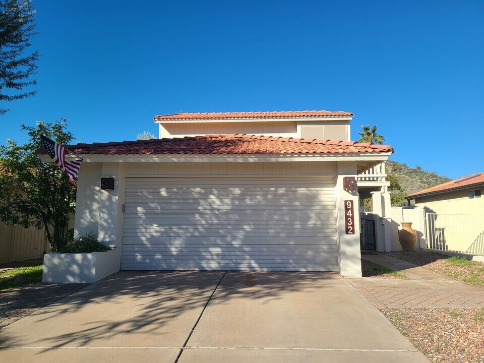 9432 S 43rd Pl in Phoenix, AZ - Building Photo