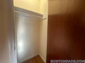 2018 Commonwealth Ave, Unit 5 in Boston, MA - Building Photo