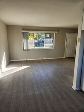 West View Townhomes in Milwaukee, WI - Foto de edificio - Building Photo