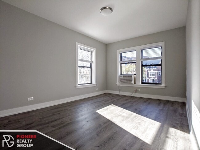 711 W Brompton Ave, Unit #701-05 in Chicago, IL - Foto de edificio - Building Photo