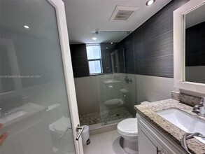 1517 Bay Rd in Miami Beach, FL - Building Photo - Building Photo