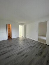 861 NE 209th Terrace, Unit 204-24 in Miami, FL - Building Photo - Building Photo