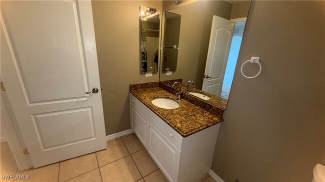 3213 22nd St SW in Lehigh Acres, FL - Foto de edificio - Building Photo