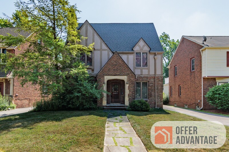 3669 Glencairn Rd in Shaker Heights, OH - Building Photo