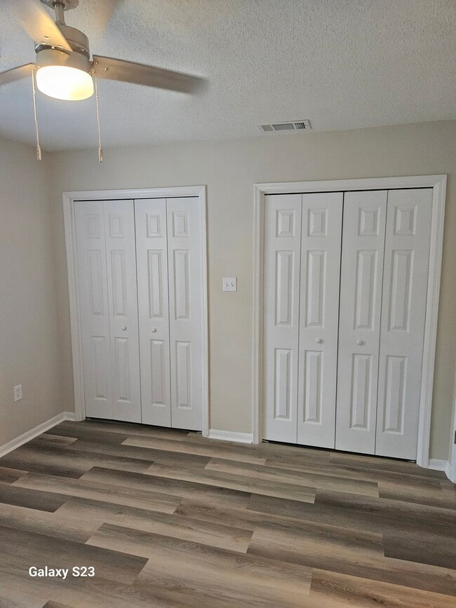 2220 E Victory Dr, Unit 10 in Savannah, GA - Building Photo - Building Photo