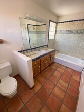 3255 Executive Hills Rd in Las Cruces, NM - Foto de edificio - Building Photo