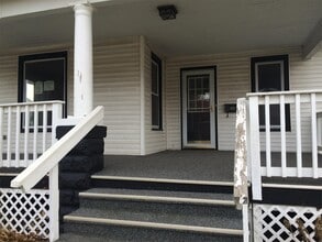 438 Locust St in Waterloo, IA - Building Photo - Building Photo