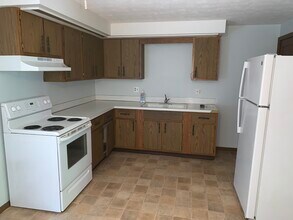 7484 Seymour St NW in Massillon, OH - Building Photo - Building Photo