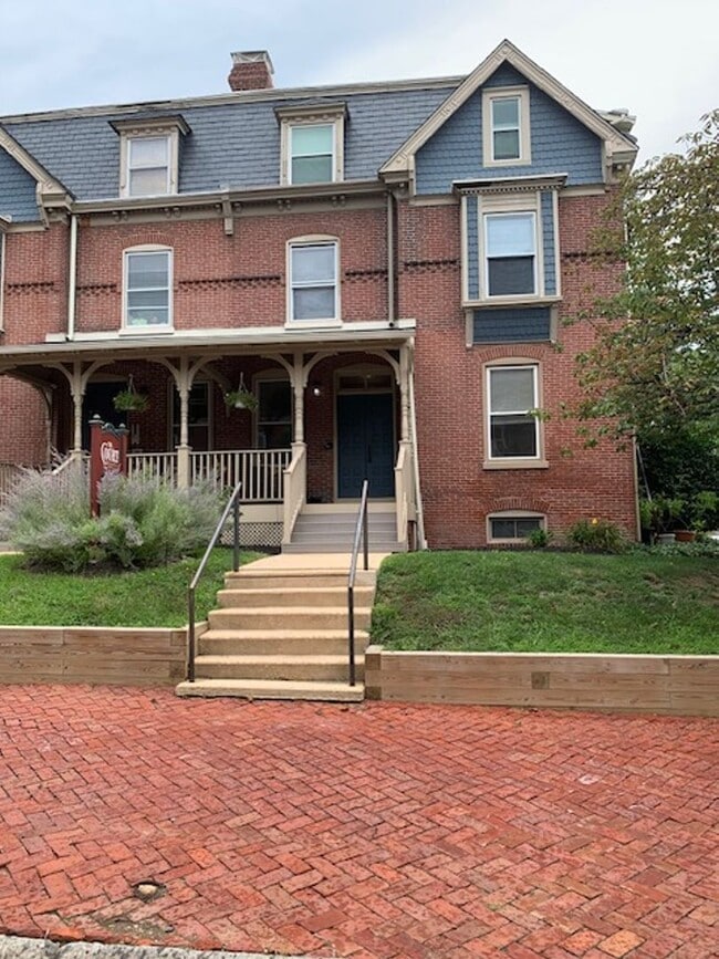 property at 1303 W 13th St