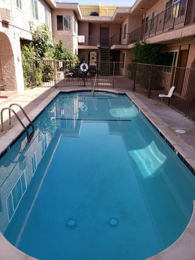 5461 Kester Ave in Los Angeles, CA - Building Photo - Building Photo